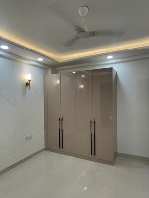 Room in 3.5 BHK Builder Floor at Sector 40 – for Sale