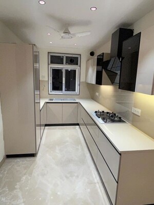 Kitchen in 3.5 BHK Builder Floor at Sector 40 – for Sale