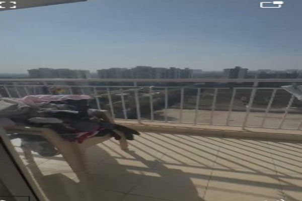 3 BHK + Servant Room 1350 Sq.Ft. Apartment in KLJ Greens