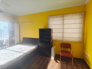 Furnished Amenities in 3 BHK Apartment at Microtek Greenburg, Sector 86 – for Sale