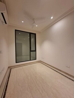 Room in 3 BHK Builder Floor at Vasant Vihar – for Rent