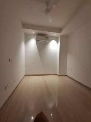 Room in 3 BHK Builder Floor at Vasant Vihar – for Rent