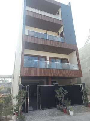 3 BHK Builder Floor For Sale in BPTP District Faridabad, Sector 81