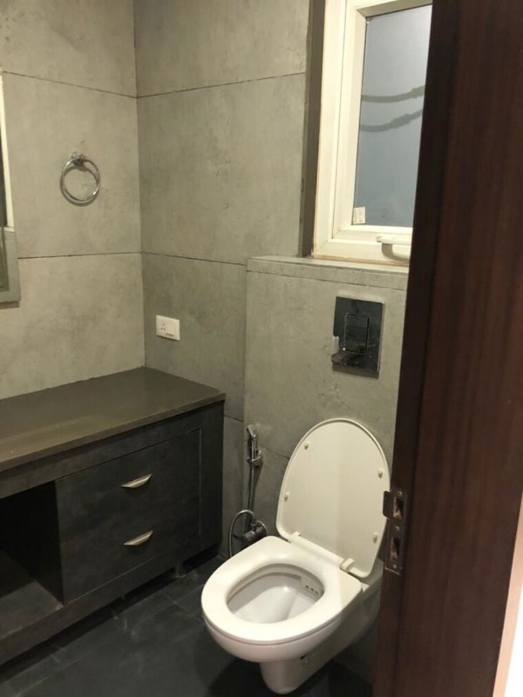 Bathroom, sushant lok i 3 Bedroom 215 Sq.Ft. Builder Floor In Sushant Lok I Gurgaon 10293665