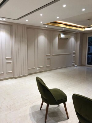 Team Area in 3 BHK Builder Floor at Sushant Lok I – for Rent