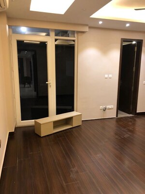 Room in 3 BHK Builder Floor at Sushant Lok I – for Rent