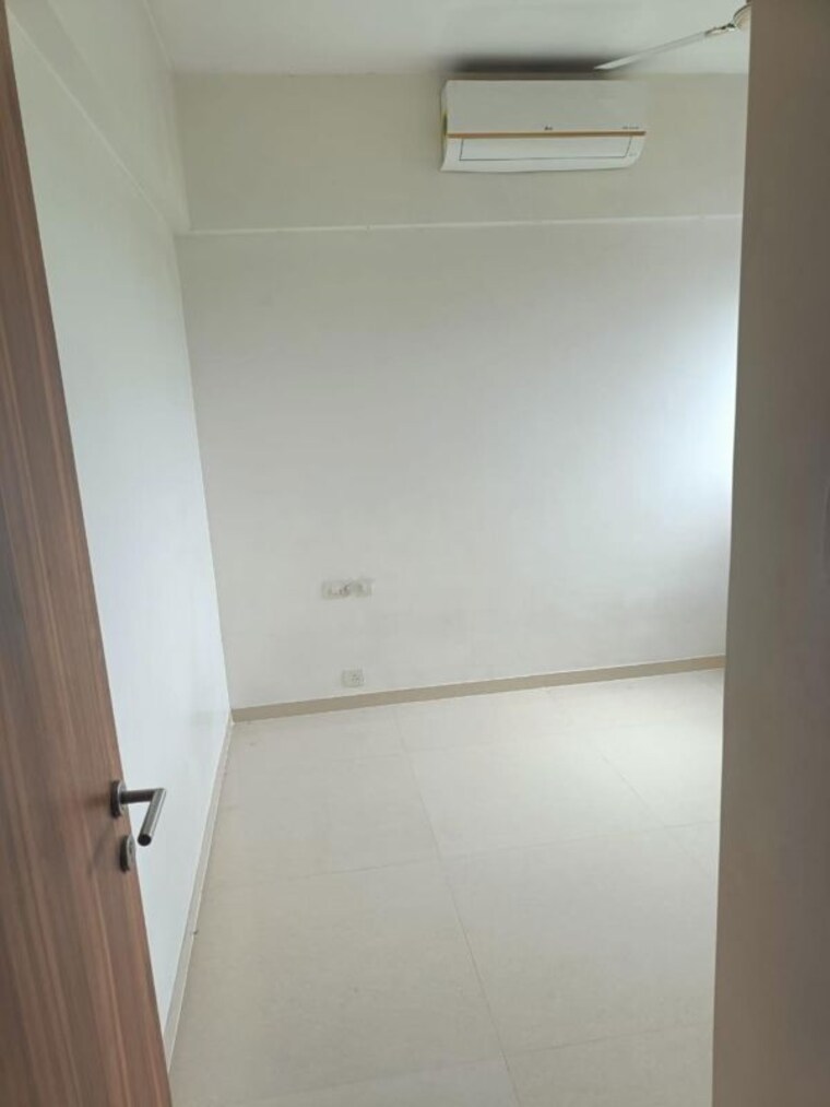 Room, lodha-amara 3 Bedroom 2200 Sq.Ft. Apartment In Kolshet Road Thane 10293695