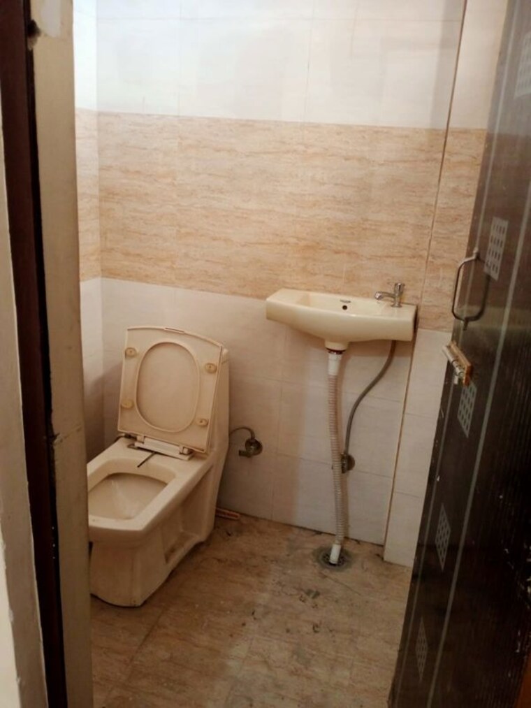 Bathroom, kohli-one-malibu-town 1 Bedroom 100 Sq.Ft. Builder Floor In Sector 47 Gurgaon 10293774
