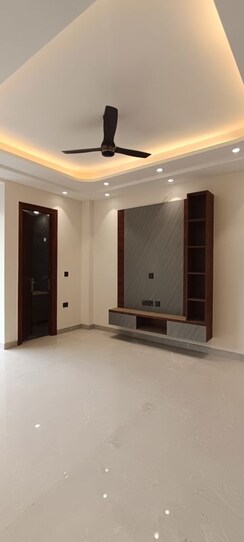 4 BHK + Pooja Room,Servant Room Builder Floor For Sale in Puri Aman Vilas