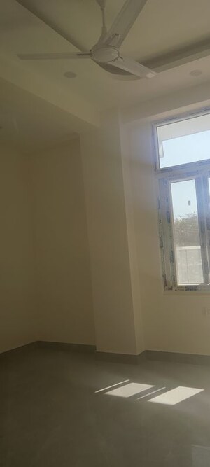 Room in 2 BHK Builder Floor at Sector 81 – for Sale