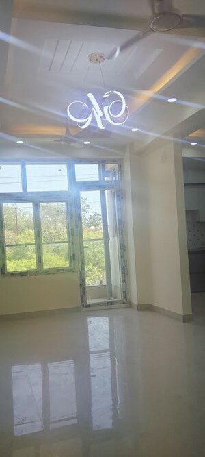 2 BHK Builder Floor For Sale in Sector 81