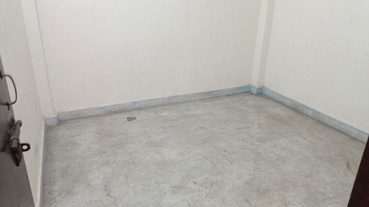 Room, vaishali sector 3 1 Bedroom 350 Sq.Ft. Builder Floor In Vaishali Sector 3 Ghaziabad 10293785