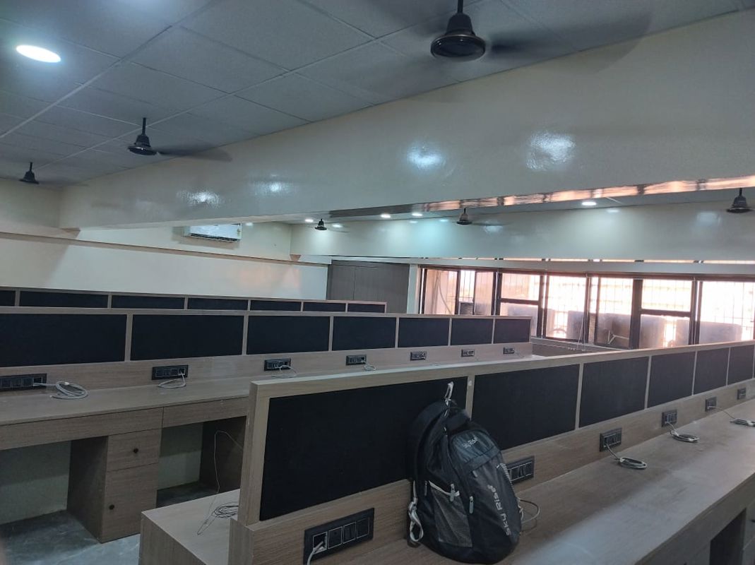 Office Space For Rent in Mayuresh Chambers