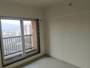 Room in 2 BHK Apartment at Lodha Amara, Kolshet Road – for Rent