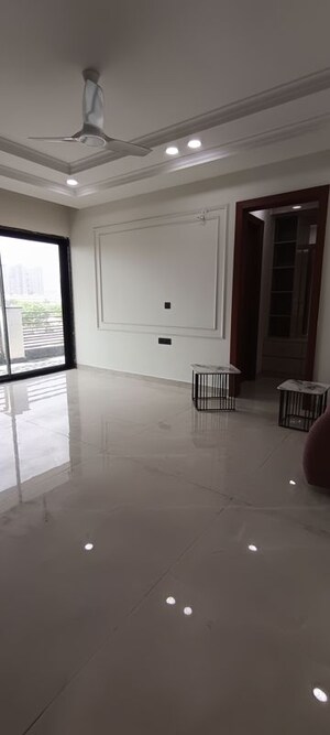 Room in 4 BHK Builder Floor at TDI The Retreat, Sector 89 – for Sale