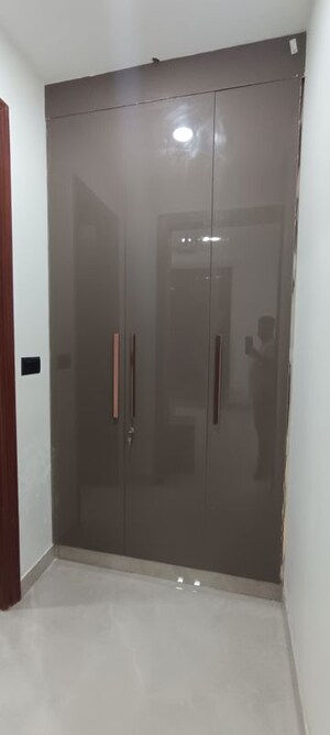 Building Lobby in 4 BHK Builder Floor at TDI The Retreat, Sector 89 – for Sale