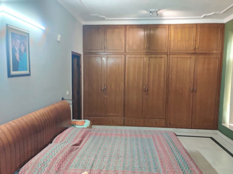 Bedroom, sector 35 3 Bedroom 2500 Sq.Ft. Independent House In Sector 35 Noida 10293996