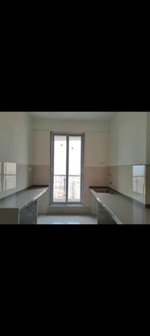 2 BHK Apartment For Rent in Kalpataru Immensa B, Kolshet Road