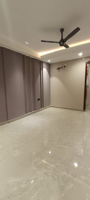 Room in 4 BHK Builder Floor at TDI The Retreat, Sector 89 – for Sale