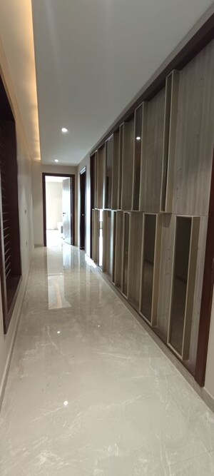 Building Lobby in 4 BHK Builder Floor at TDI The Retreat, Sector 89 – for Sale