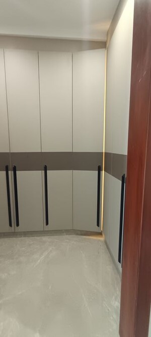 Room in 4 BHK Builder Floor at TDI The Retreat, Sector 89 – for Sale