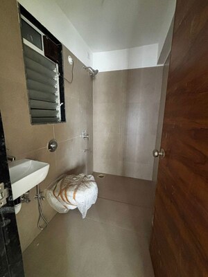 Bathroom in 1 BHK Apartment at Dindoshi – for Rent