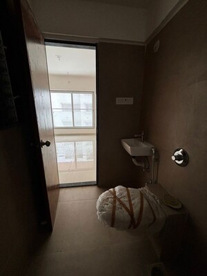 Bathroom in 1 BHK Apartment at Dindoshi – for Rent