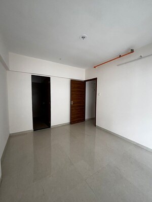 Room in 1 BHK Apartment at Dindoshi – for Rent