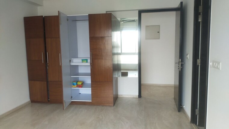 Room, lake-home 4 Bedroom 5250 Sq.Ft. Apartment In Powai Mumbai 10294435
