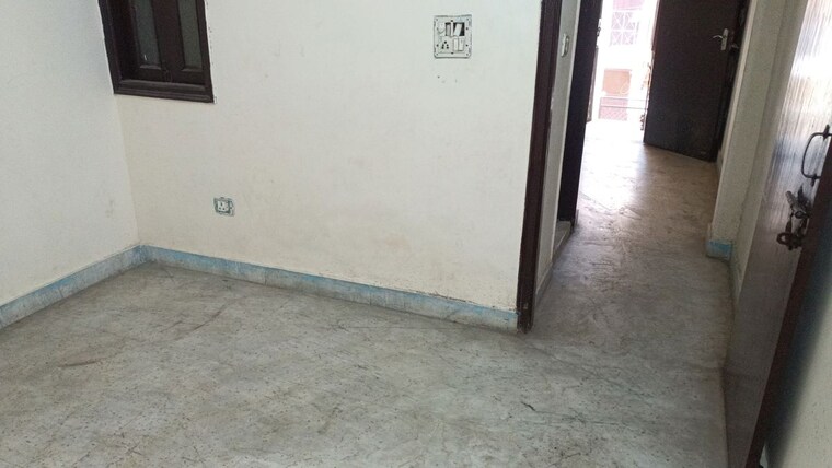Room, vaishali sector 3 1 Bedroom 350 Sq.Ft. Builder Floor In Vaishali Sector 3 Ghaziabad 10294428