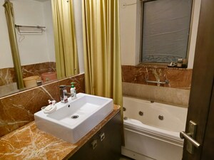 Attached Bathroom in 4 BHK Apartment at Parsvnath Exotica, Sector 53 – for Sale