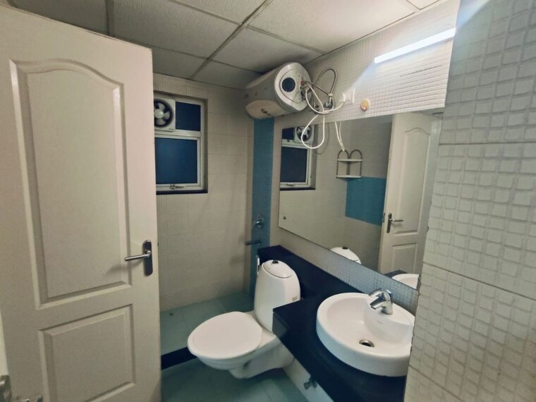 Bathroom, bestech-park-view-city-1 3 Bedroom 1776 Sq.Ft. Apartment In Sector 48 Gurgaon 10294474