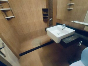 Bathroom in 3 BHK Apartment at Bestech Park View City 1, Sector 48 – for Rent