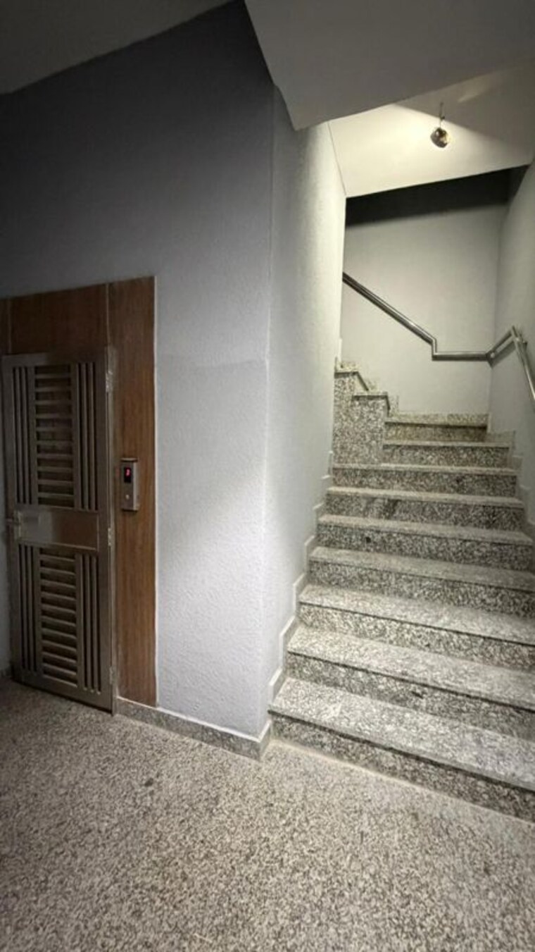 Room, bhikaji cama place Commercial Office Space 220 Sq.Ft. In Bhikaji Cama Place Delhi 10294570