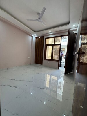 Room in 1 BHK Apartment at Chattarpur – for Rent