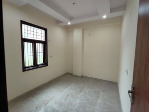 Room in 2.5 BHK Builder Floor at Mayur Vihar – for Sale