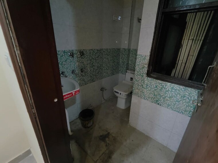 Bathroom, mayur vihar 2.5 Bedroom 850 Sq.Ft. Builder Floor In Mayur Vihar Delhi 10294606