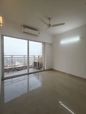 Room in 3 BHK Apartment at M3M Marina, Sector 68 – for Rent