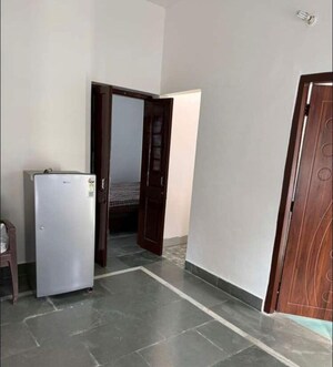 Room in 1 BHK Apartment at Vasant Vihar – for Rent