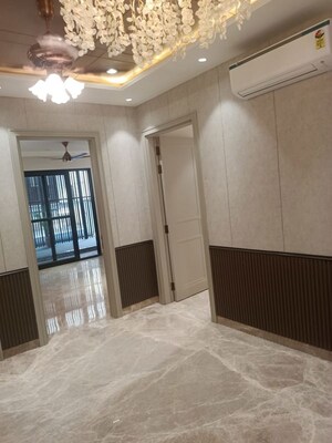 Room in 3 BHK Builder Floor at Sushant Lok ii – for Sale