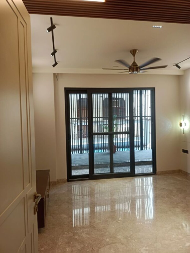 Room, sushant lok ii 3 Bedroom 180 Sq.Yd. Builder Floor In Sushant Lok ii Gurgaon 10294624