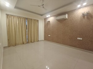 Room in 4 BHK Apartment at Aradhya Homes, Sector 67a – for Rent
