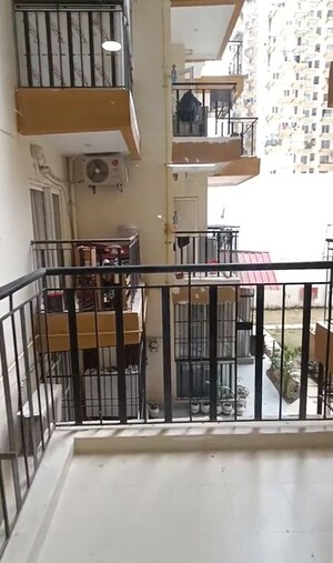 Staircase in 3 BHK Apartment at Amrapali Centurian Park, Tech Zone 4 Greater Noida – for Rent