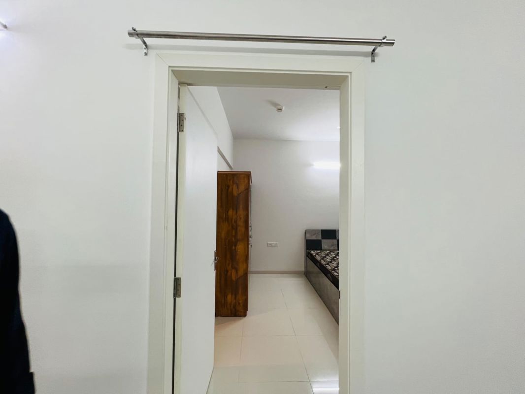 1 BHK + Pooja Room Apartment For Sale in Amanora Metro Tower