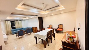 Team Area in 3 BHK Villa at DLF Royale Residences, Dlf Phase I – for Sale