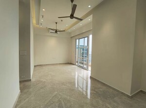 Room in 3 BHK Apartment at Lower Parel – for Sale