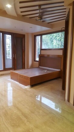 3 BHK + Pooja Room,Servant Room,Study Room,Extra Room Apartment For Rent in Defence Colony
