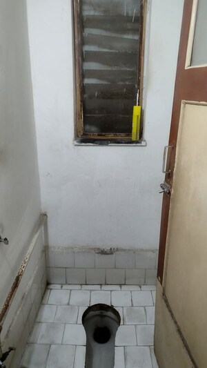 Bathroom in 1 BHK Apartment at Dombivli West – for Rent