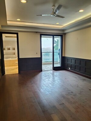 Room in 4 BHK Apartment at Ambience Caitriona, Sector 24 – for Sale