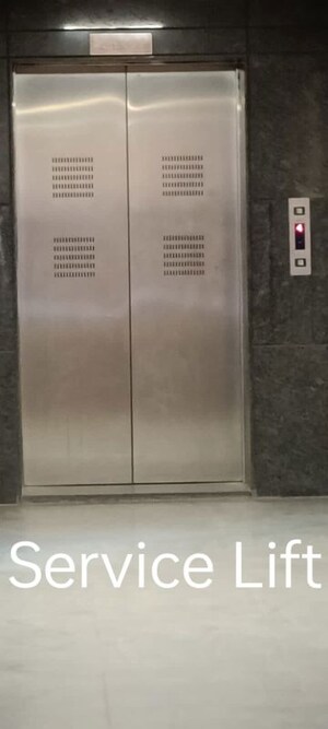 Room in  Office Space at Shilp Arista, Bodakdev – for Rent